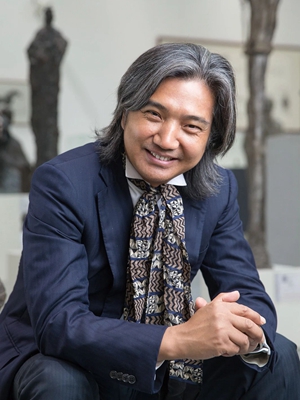 用藝術(shù)講好中國(guó)故事